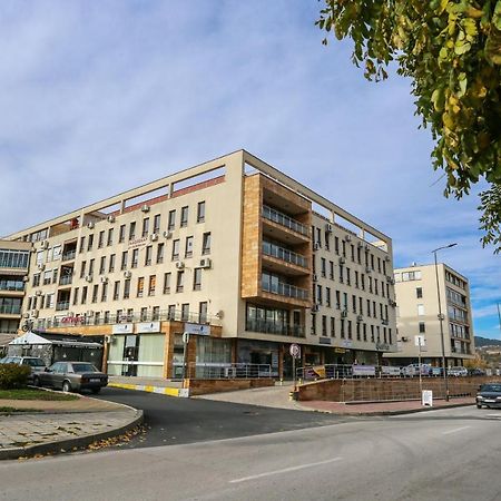 Студия и Стаи за гости -жк Пентагон Кырджали Экстерьер фото